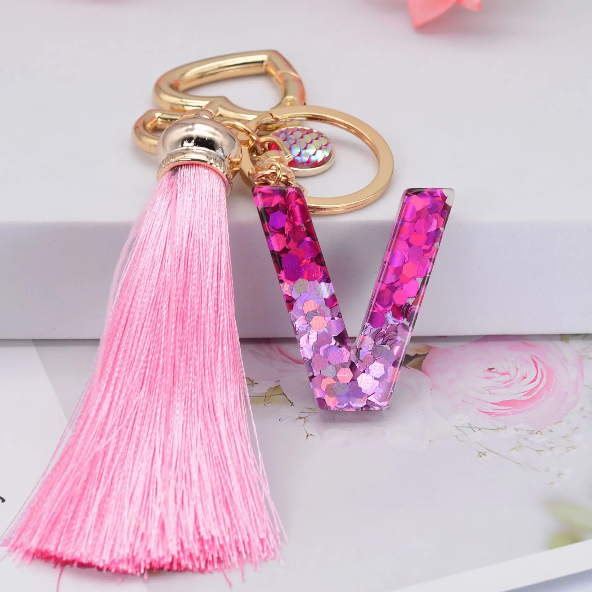 

New Arrivals Fish Scales Sequin Keychains Hollow Heart Tassel Keychain 26 Letters Resin Epoxy Keychain