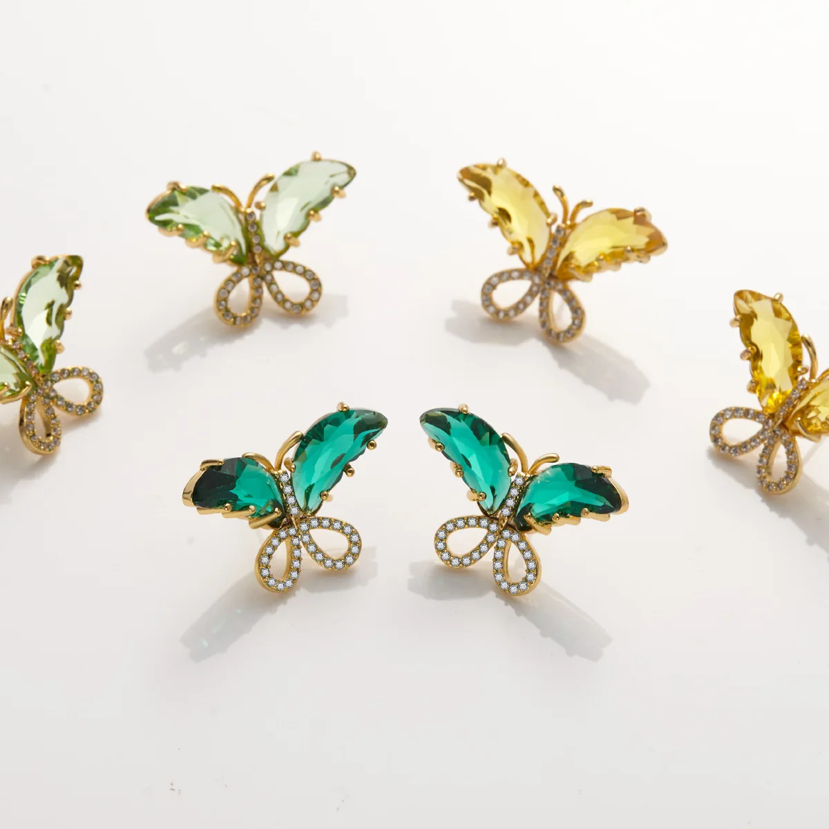 

HONGTONG Factory Outlet Amazon The Same Korean Fashion Butterfly Crystal Glass Micro-Inlaid Zircon Gold Earrings, Picture