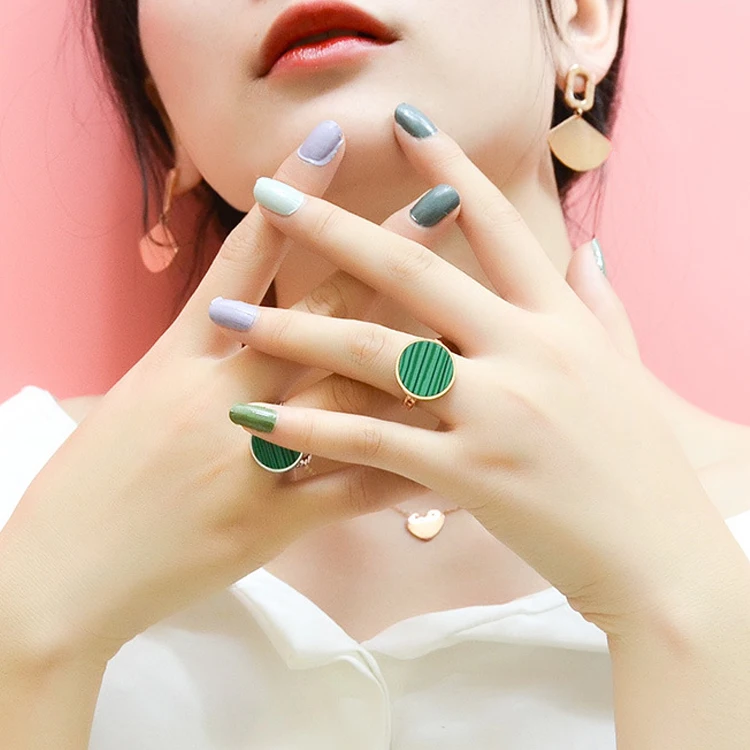 

Twisted Chain Circle Geometric Black Shell Rings Gold Round Stainless Steel Malachite Ring, Picture
