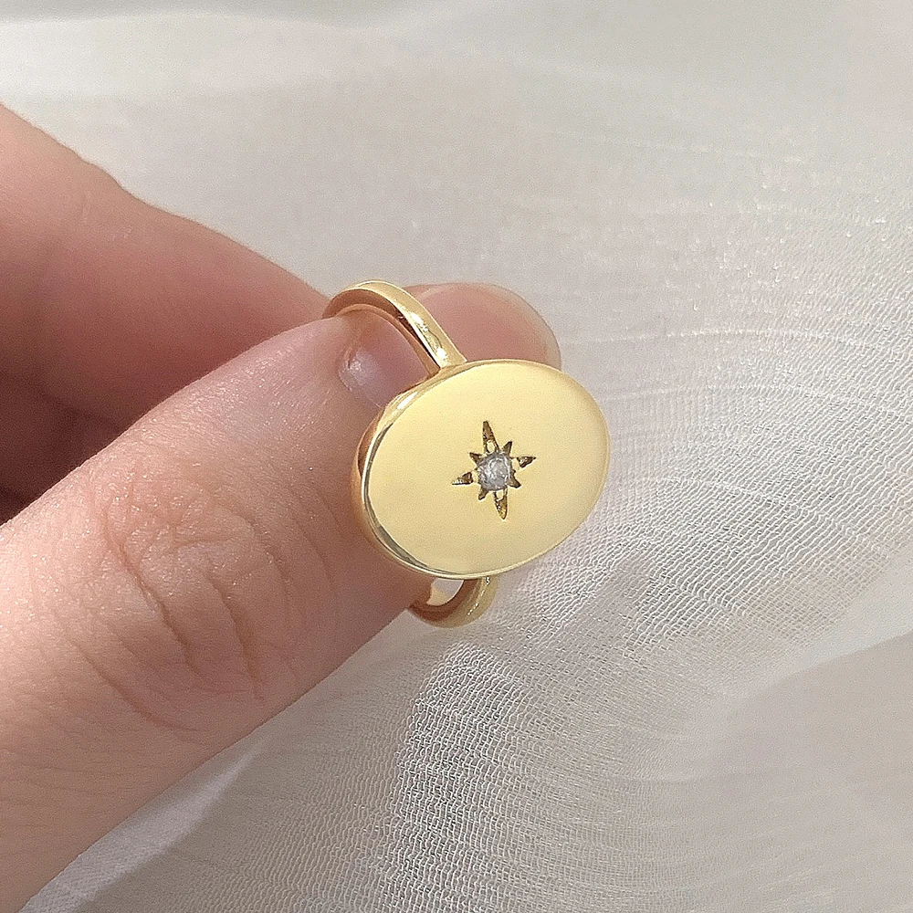 

18k gold plated jewelry cubic zirconia engraved coin starburst signet ring