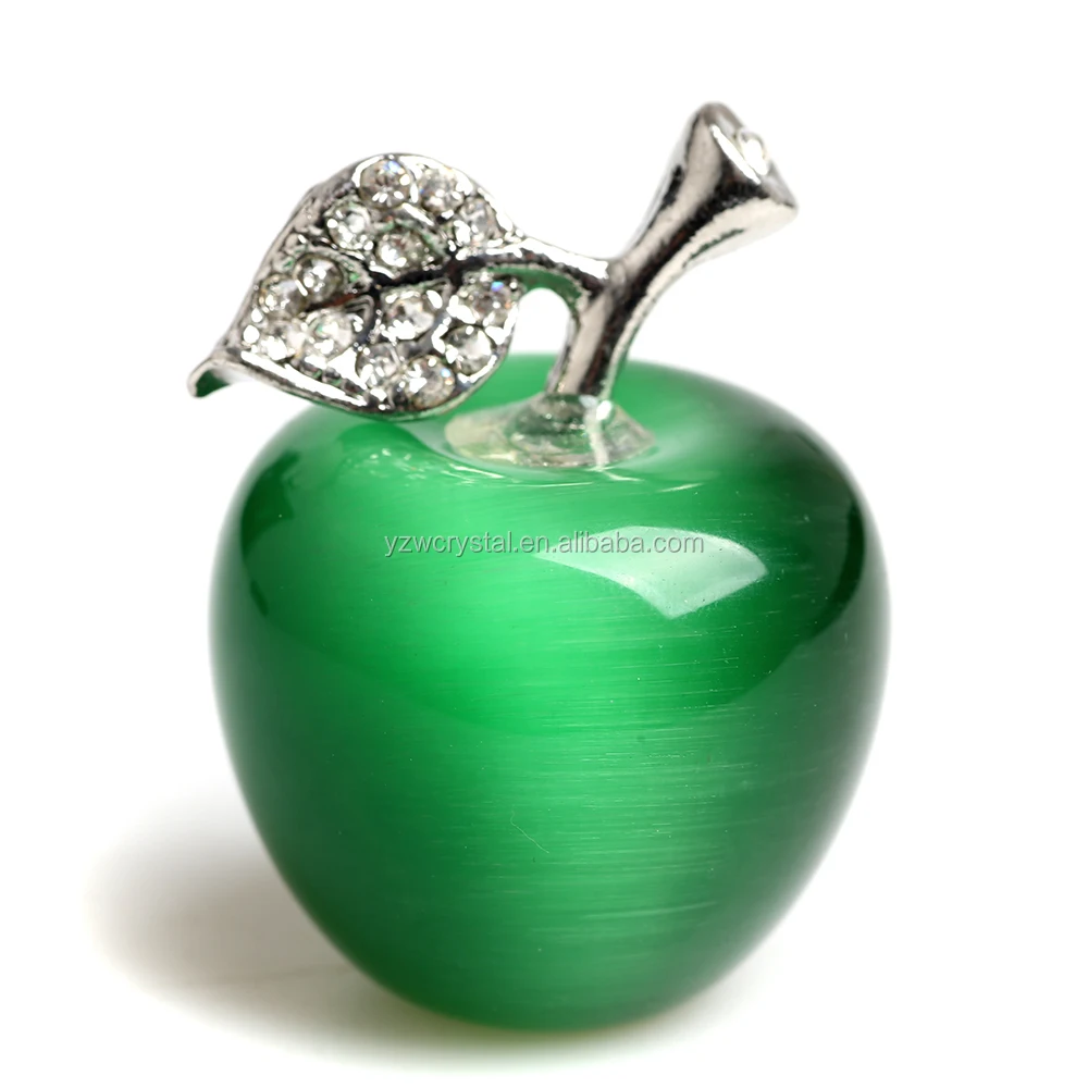 Apple stone. Яблоко из камня. Подвеска зеленое яблоко. Сувенир в форме яблока. Яблоко из зеленого камня.