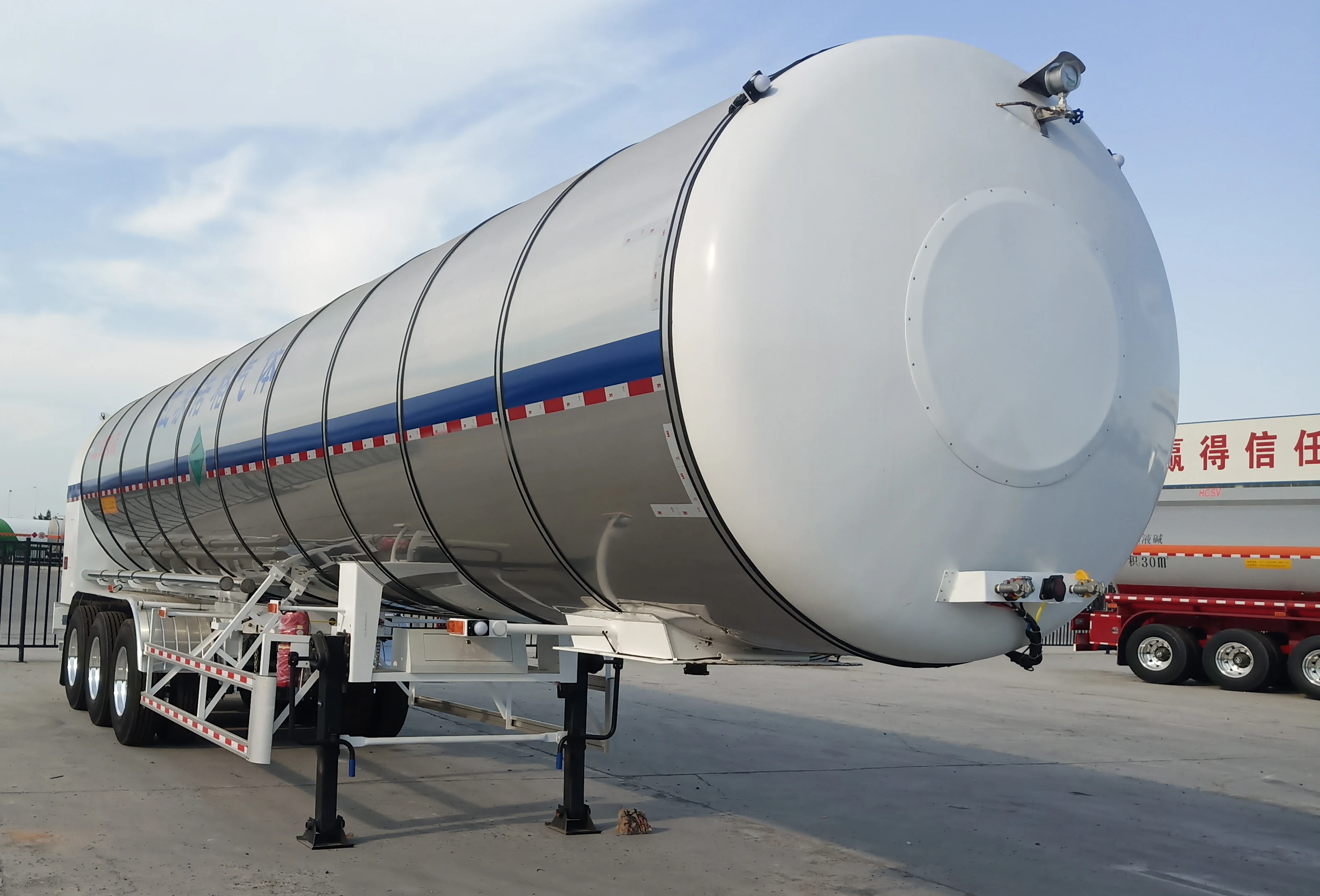 3 轴铝 co2 罐车拖车