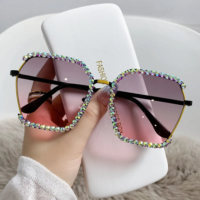 

Les Lunettes De Soleil Famme Diamond Sun Glasses Female Shades Gradient Anti UV Rhinestone Sunglasses