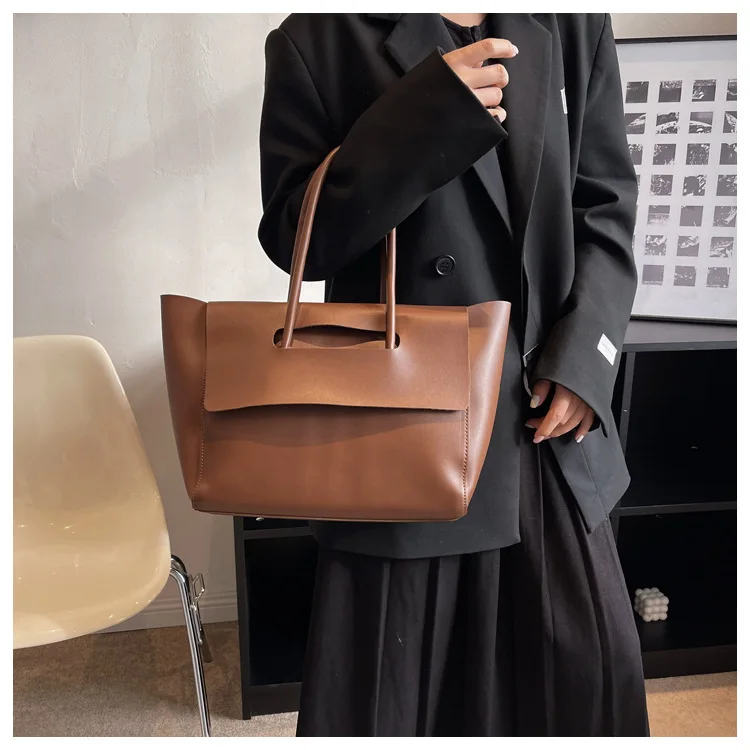 

Fashion Woman Autumn Winter Large Capacity Tote Bags Ladies Luxury Commuting Handbag Black Brown PU Leather Shoulder bags