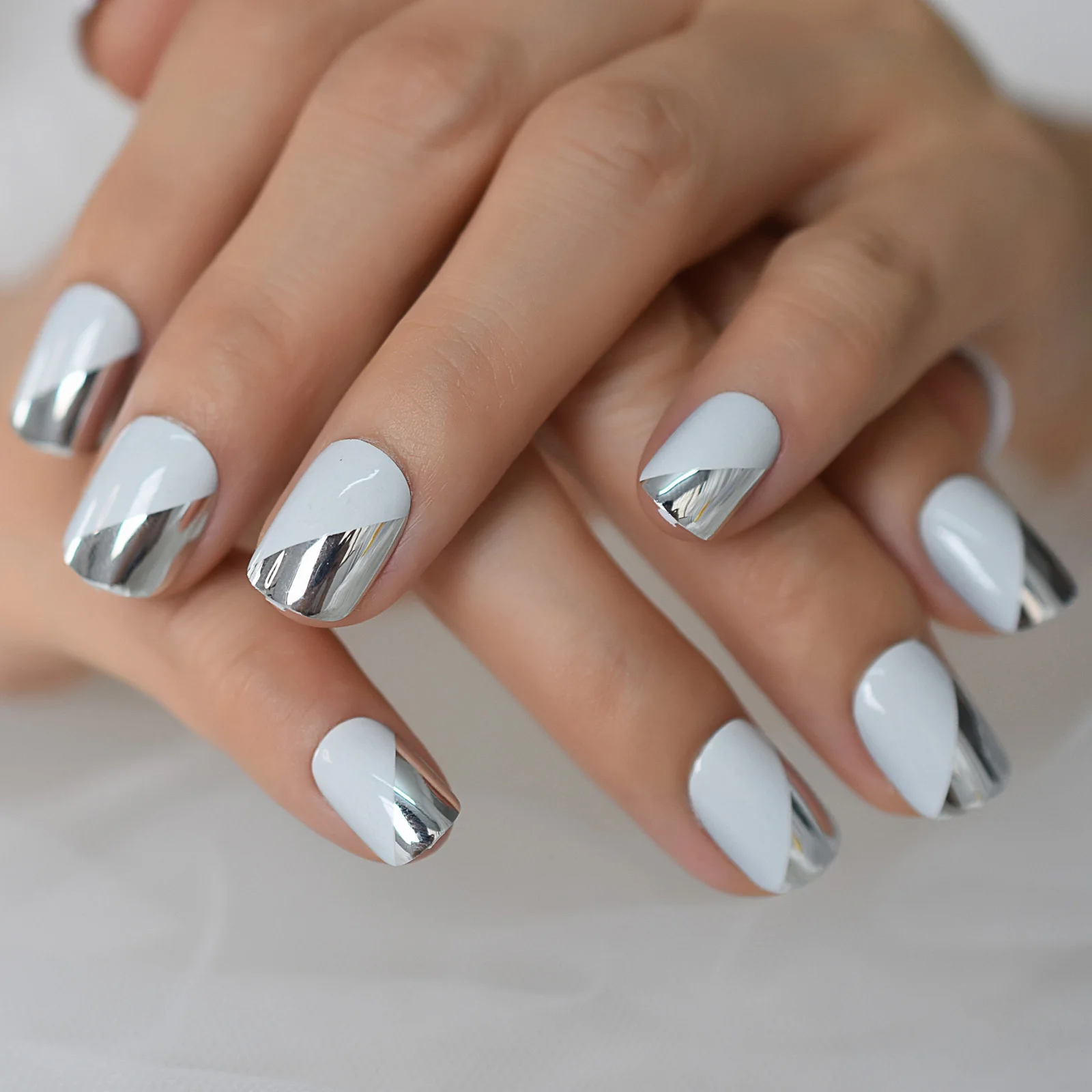 

White Wholesale Fake Nail Half Mirror Surface Press On Nail Short French Squoval Artificial Fingernails