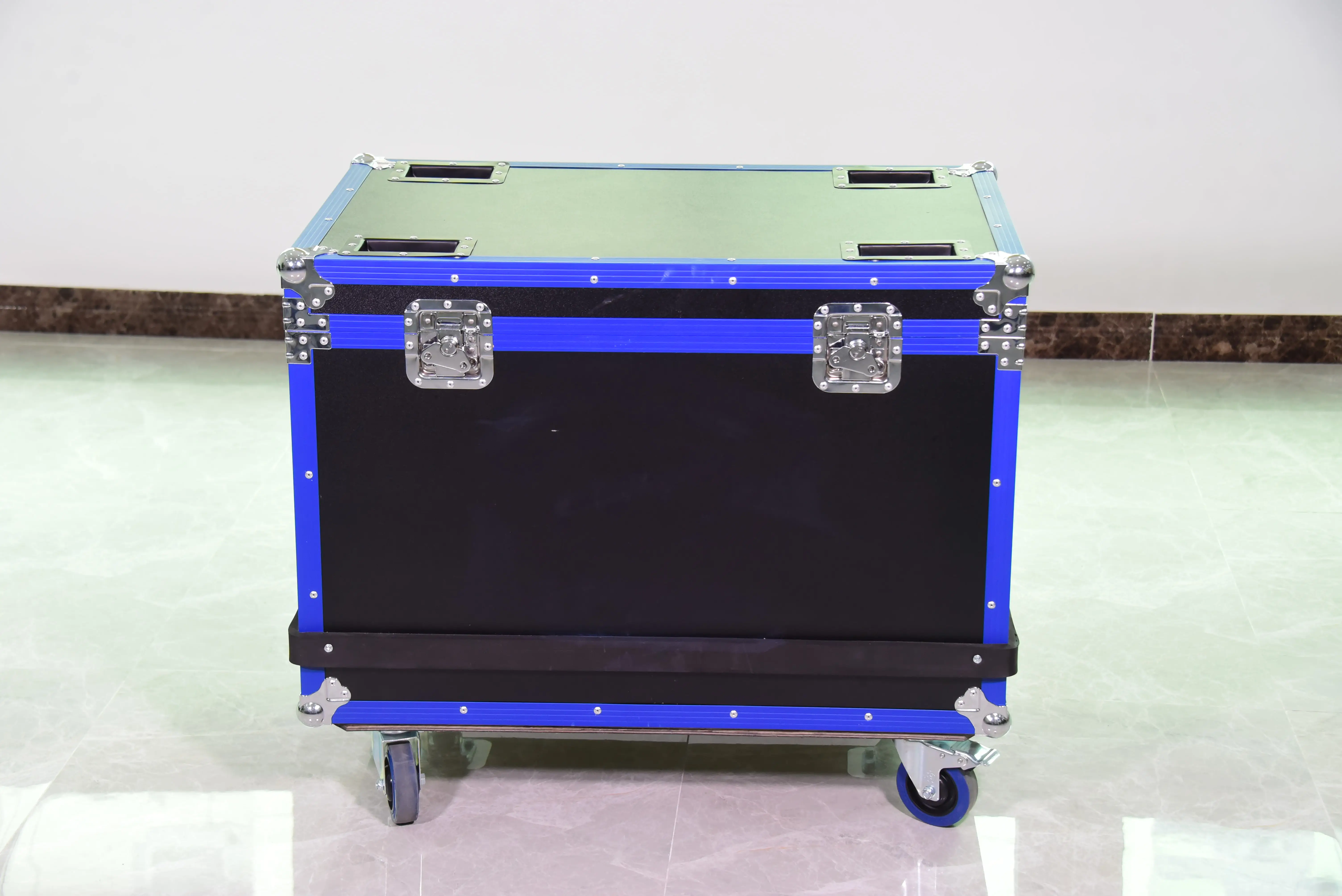 SMD1515 Outdoor Advertising LED Display Screen P1.875 300w FCC