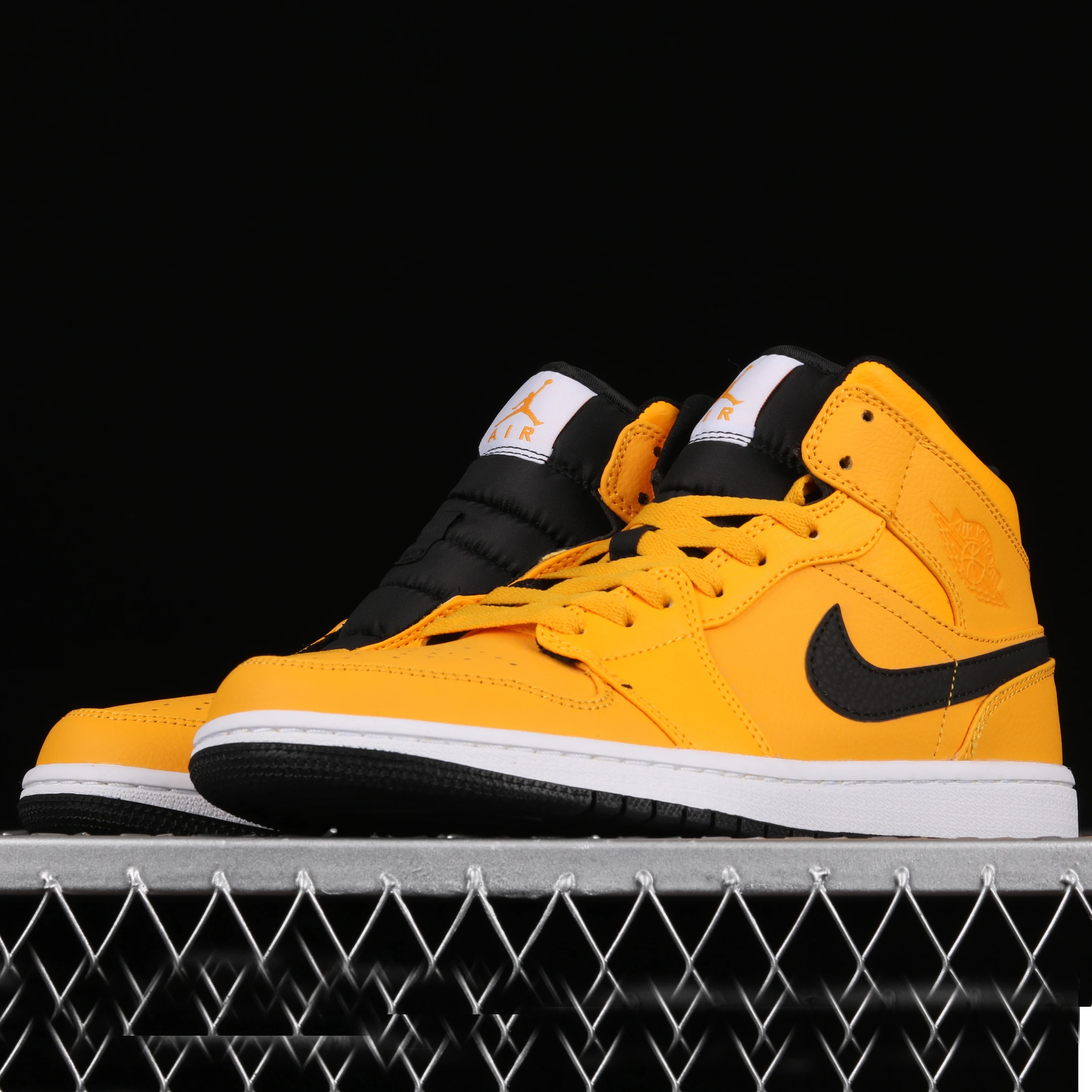 

Hot sell Private custom fashion high top basketball style shoes for men sneakers men basketball shoes