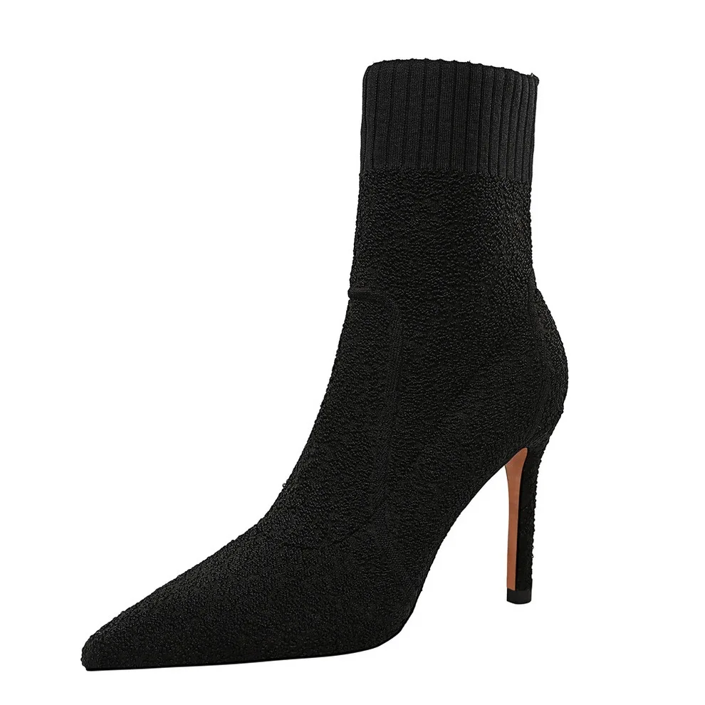 

Amazon AliExpress Hot Selling Women Boots Winter Plus Size Solid Color Yarn High Heel Pointed Toe Black Boots Women