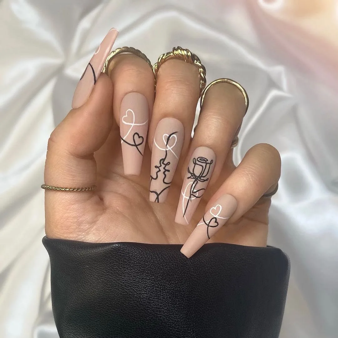 

Minimalist Wearing Finished Artificial Nude Line Graffiti Abstract Face Fake Nails Press On