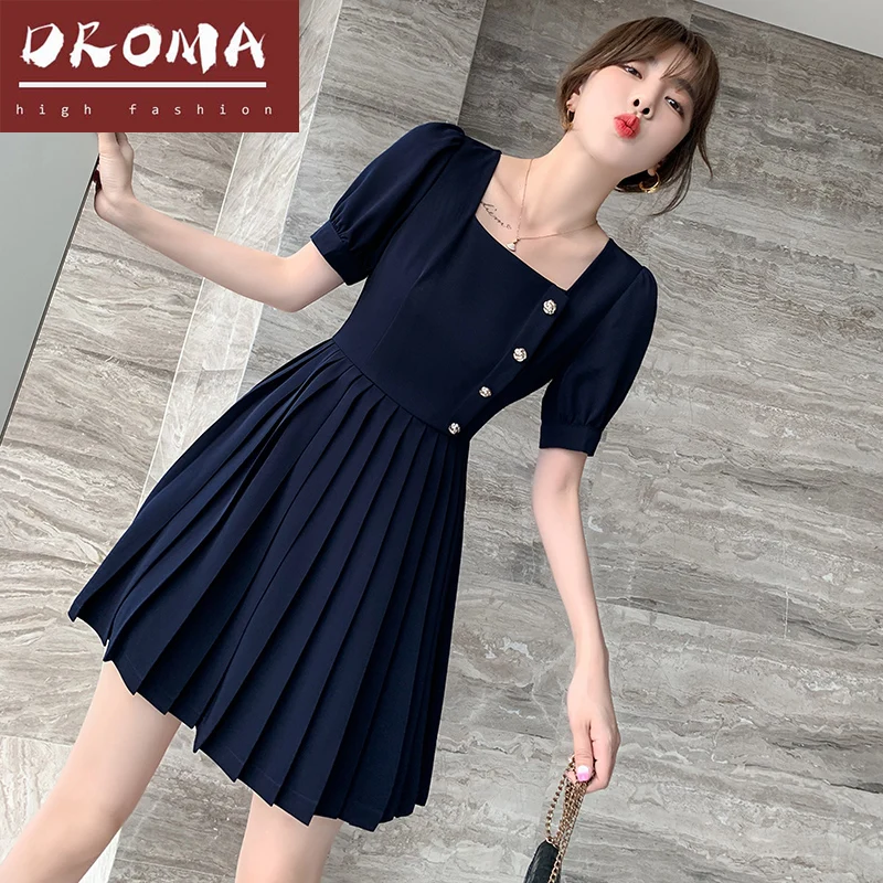 

Droma Spot low price 2021 summer new Korean style elegant square collar dress high waist black pleated dress, Picture color