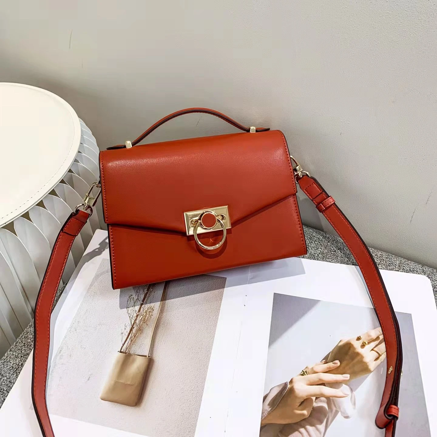 

guangzhou custom logo designer hand bag ladies shoulder round ring lock genuine leather square fashion women purse handbag