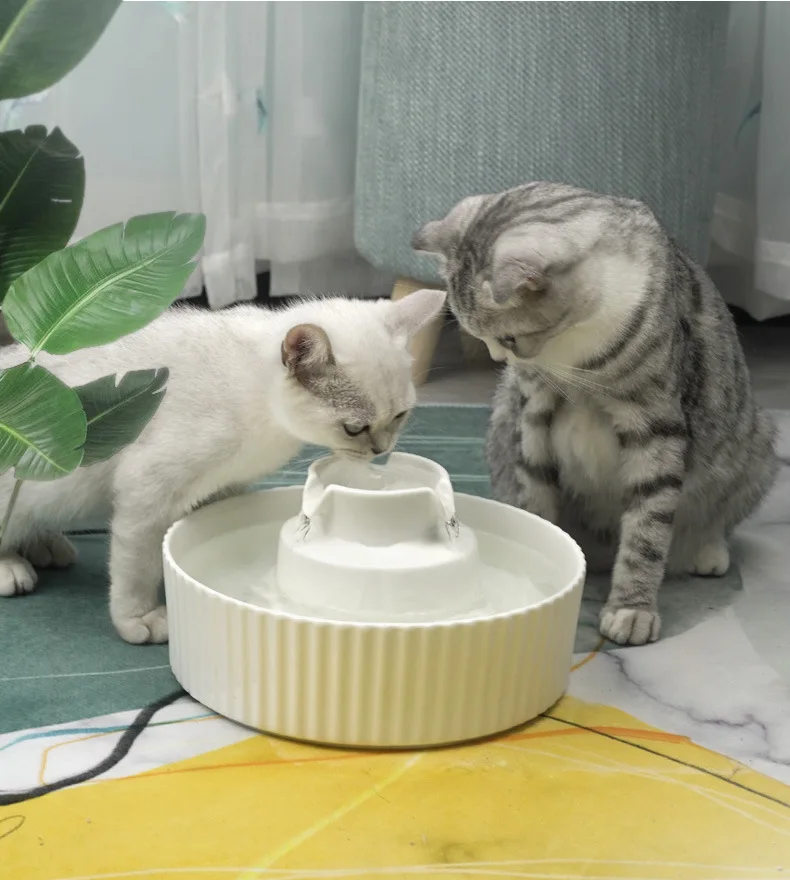 Environmental Protection Sturdy Cake Shape Ceramic Water Bowl Pet