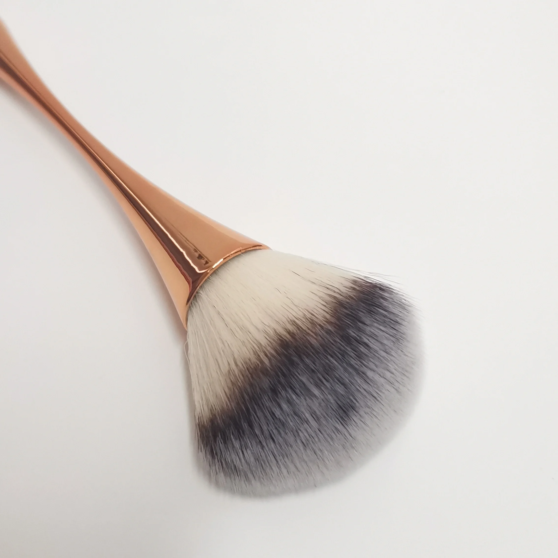 

Factory Hot Sale Makeup Cosmetics Brush Gold Colorful Nail Art Removal Cleaner Tool Handle Nail Dust Brush, Customized color