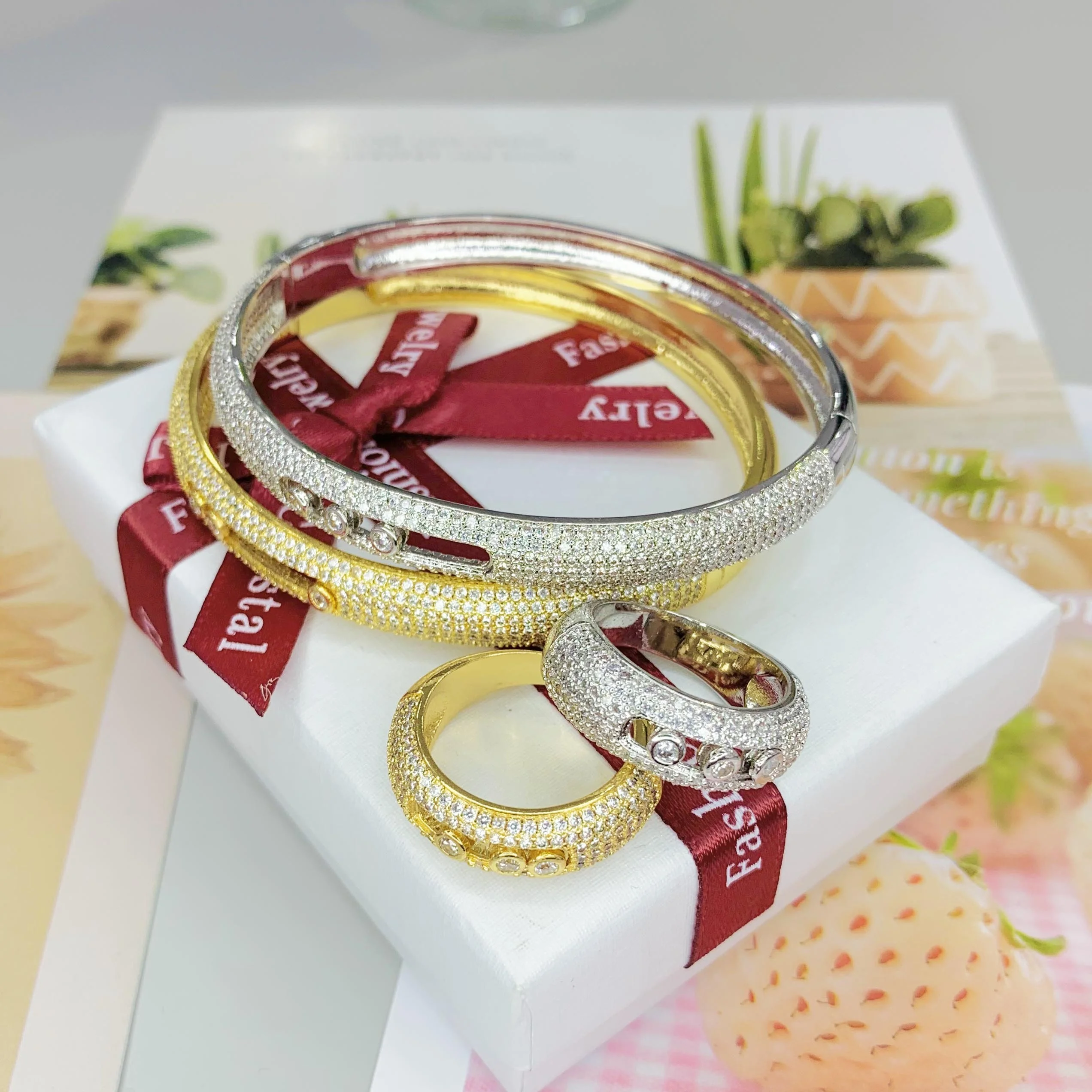 

Wholesale New Fashion Design move Zircon Bracelet plated 18K Gold Jewelry for Women Girls bangle and ring set