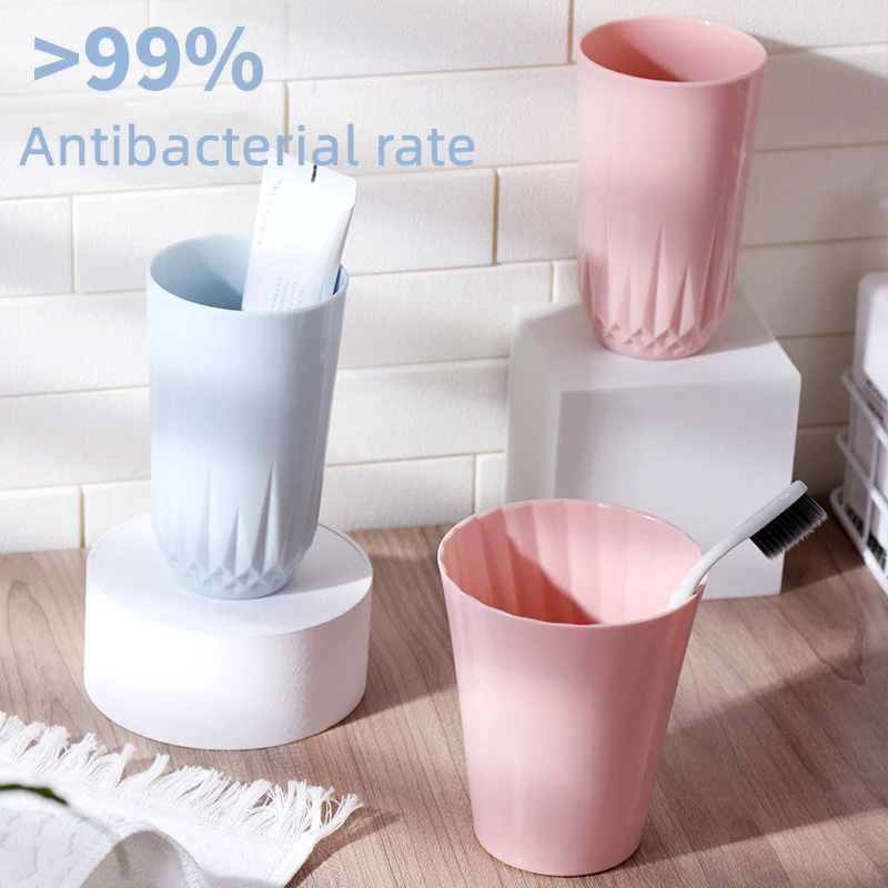 

Simple Travel Cup Eco-friendly PP Material Couple Water Cups Bathroom Sets Toothbrush Holder Washing Mug, Blue/pink