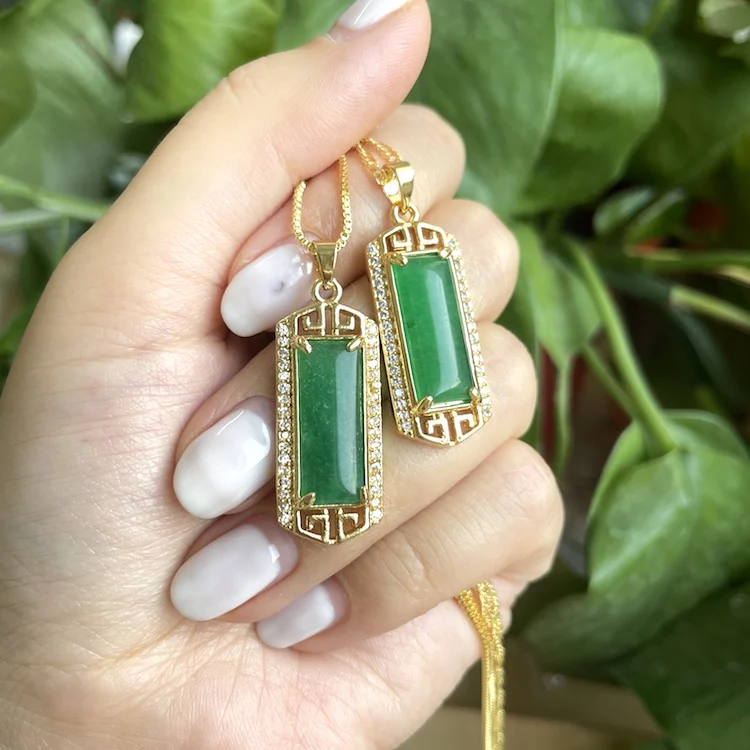 

2021 Chinese fashion 18k gold plated green natural jade pendants diamond around necklace