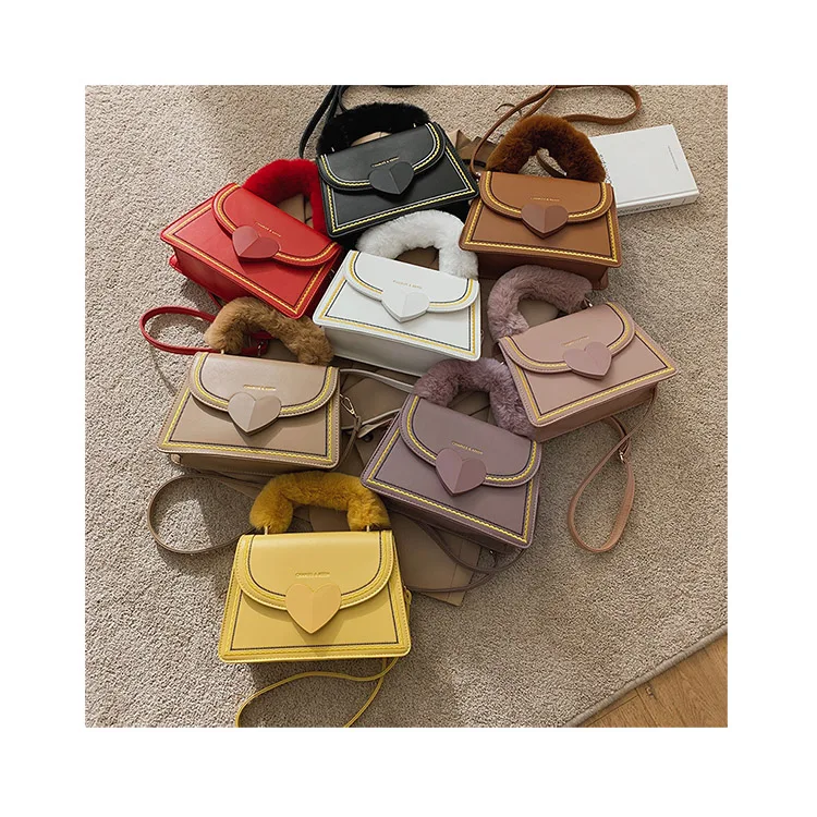 

Candy Color Furry Handle Women Handbags Designer Heart-shaped Decoration Letter Crossbody Bags Gils Faux Fur Fluffy Shoulder Bag