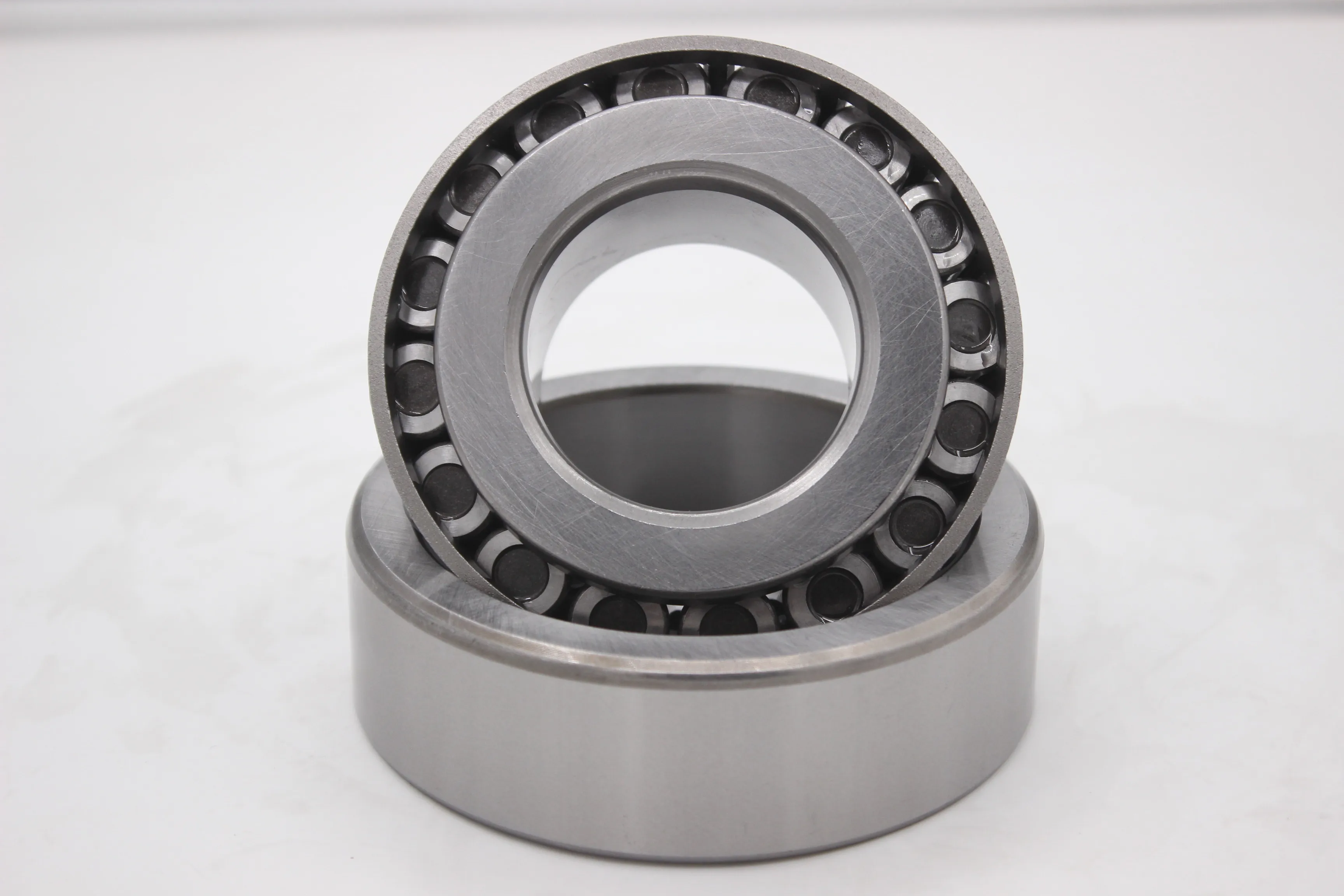 中国工厂批发库存 32303 32304 32305 32306 圆锥滚子轴承铁路车辆