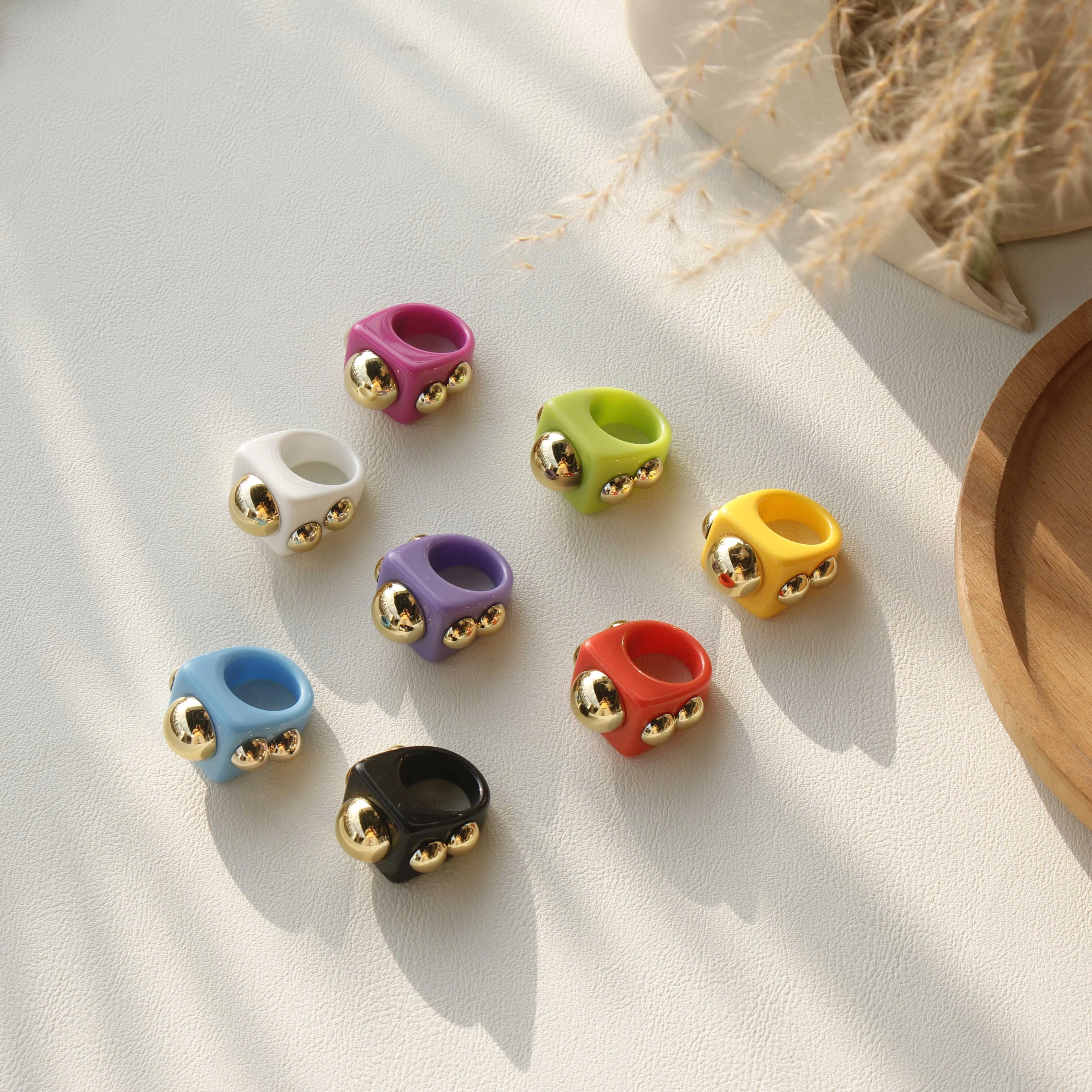 

OUYE 2021 large Fashion pop Acrylic ring for women Simple colorful Resin Ring Jewelry Wholesale acrylic jewelry square rings