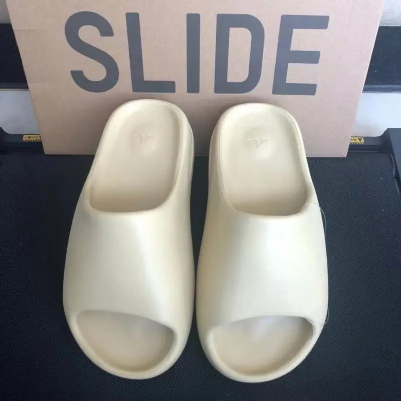 

Wholesale Summer Hotel Cheap Custom Pvc white slippers New Type, Customized color