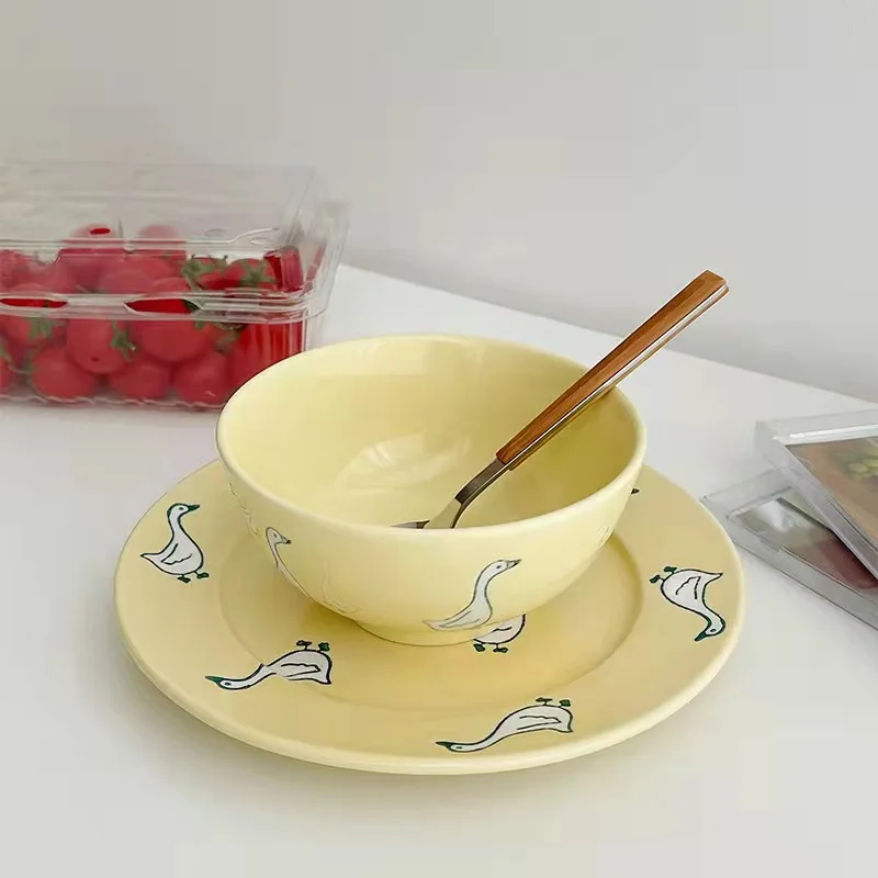 

Hot sale Korean style cartoon goose ceramic bowl 8 inch round salad plates dessert fruits snacks saucer for cakes set, Yellow