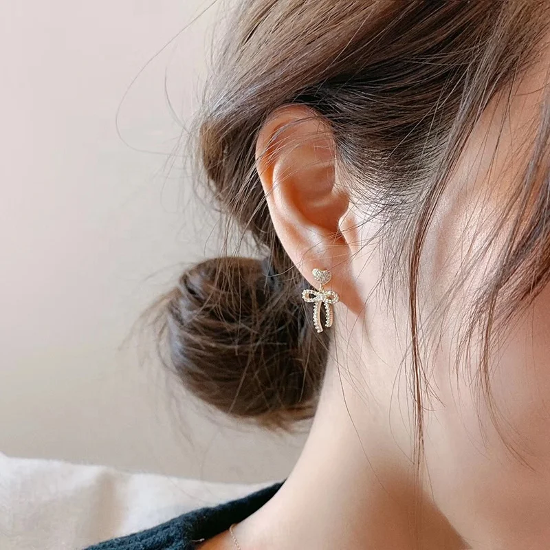 

2021 new korean bowknot 18K gold 925 rhinestone bow girl earrings, Picture