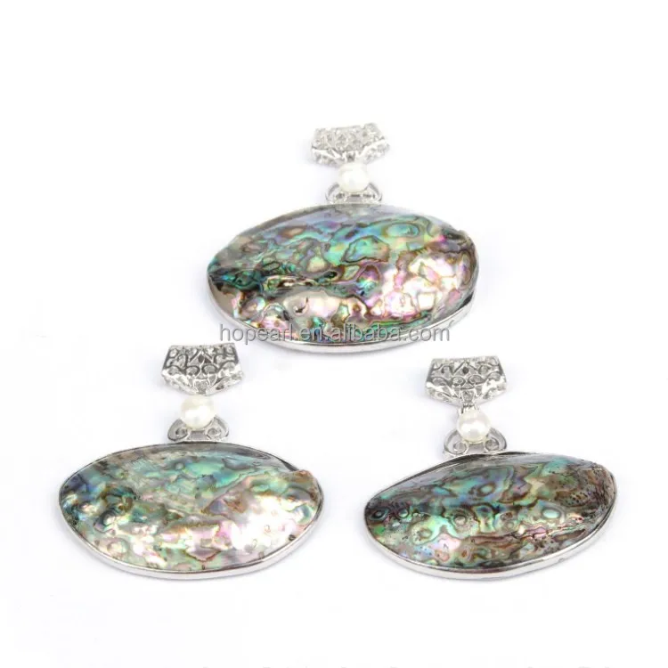 MOP332 Ladies Pendant with a W