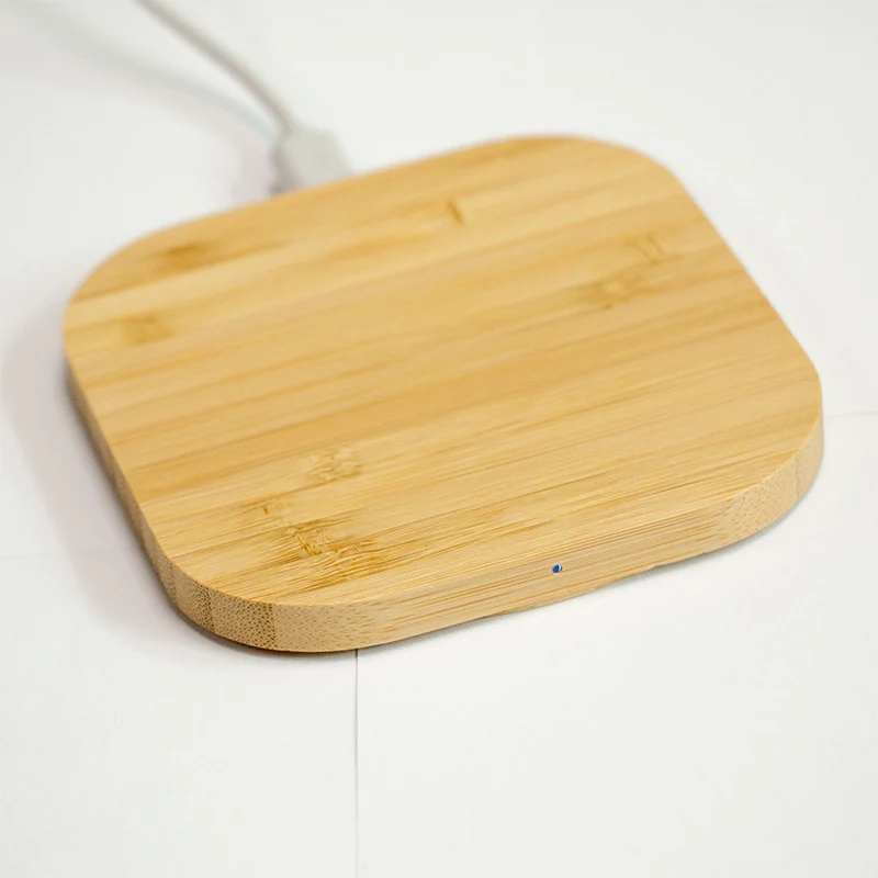 

New 2019 Trending Product Fast Wireless Phone Cordless Charger Dock Station For Apple Mobile Phone Square Wood Charger