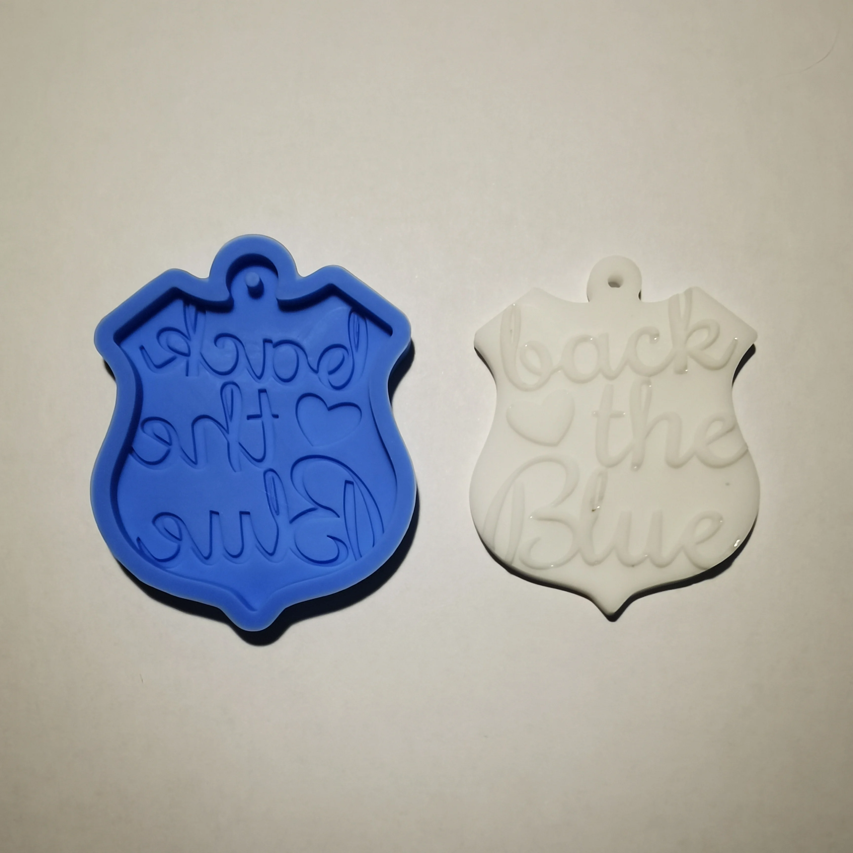 

New Design Back The Blue Shiny Epoxy Resin Silicone Keychain Mold