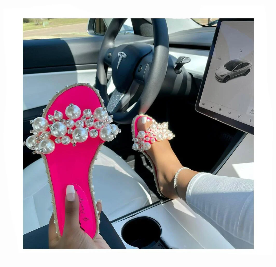 

2022 New Women's Summer Flat Pearl Sandals Fashion Pearl Decoration Woman Sandals Solid Color Outdoor Shoes Plus Size