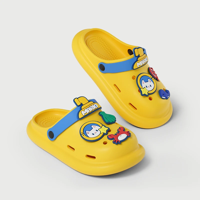 

2022 New Arrival Cheerful Mario Kids Slippers Children Hole Shoes Boys girls Cute Cartoon Sandals clog shoes toddler shoes stock