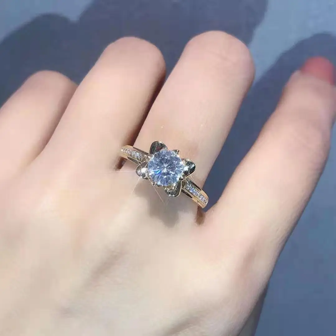 

High Quality Six Claw Starlight 1Ct 925 Sterling Silver Moissanite Engagement Ring for women