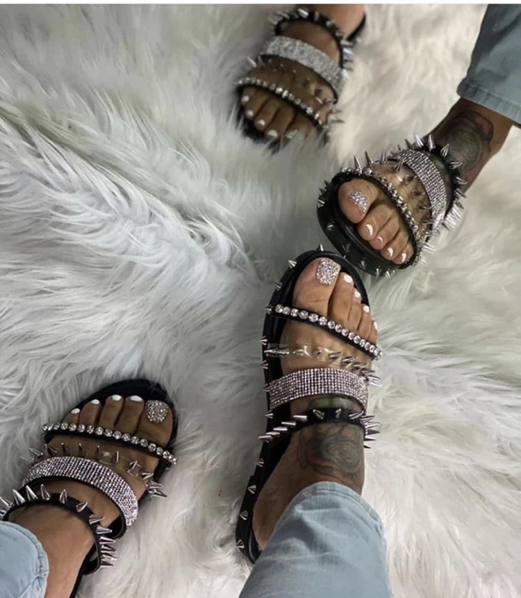 

2020 Summer New Fashion Women Flat With Block Buckle Strap Open Toe Lady Rivet Diamond women's Sandals