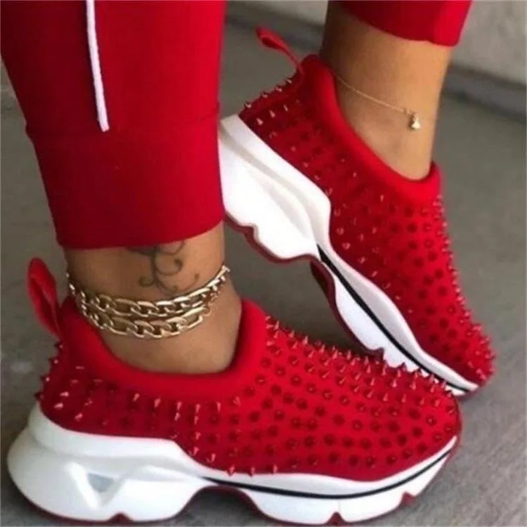 

Fashion Light Casual Shoe Ladies Slip on Rivet Jogging Shoes Women Fashion Sneakers