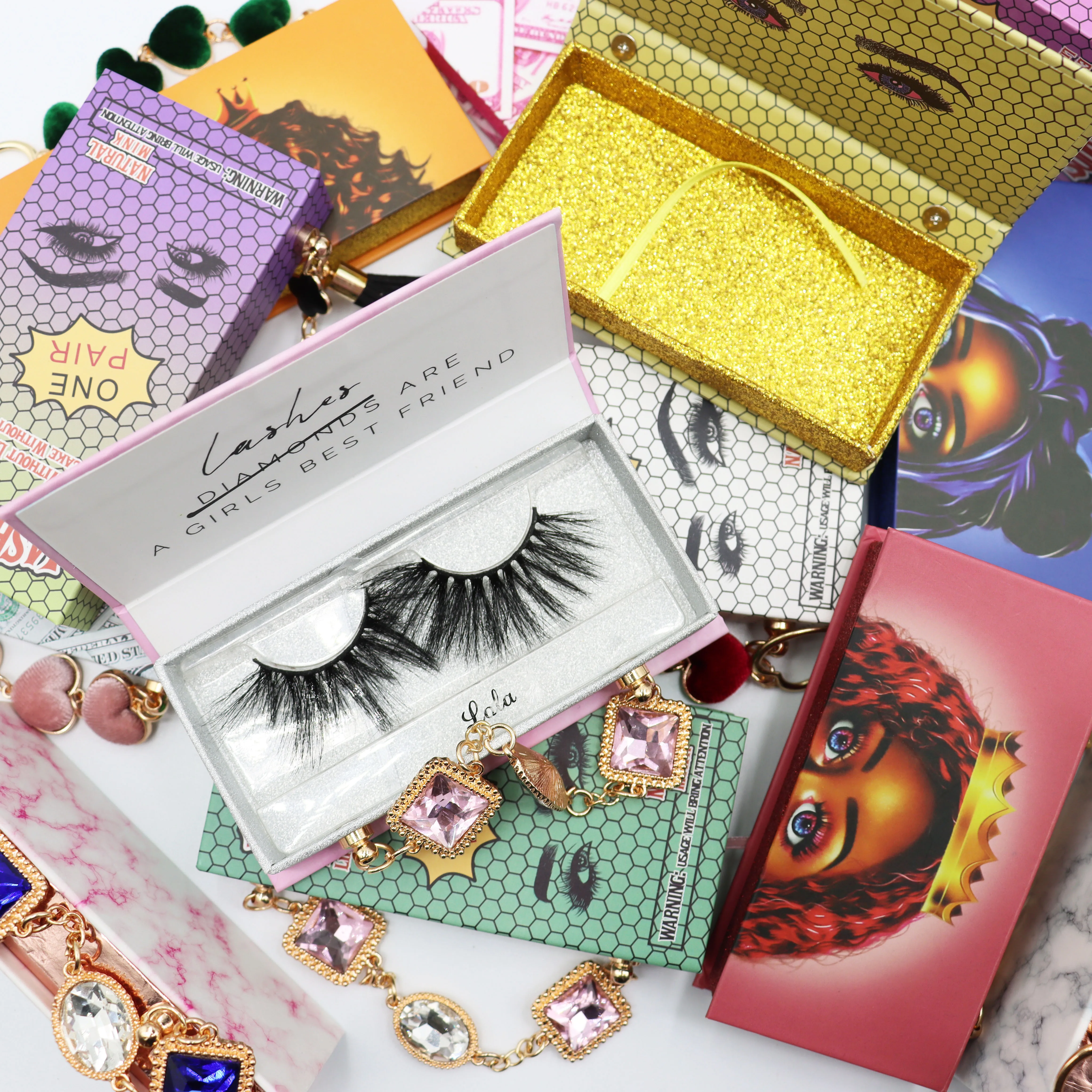 

2021 Customized 25mm 3d Mink Eyelash Packaging Box Wholesale Private Labels Butterfly Eye Lash Cases Vendor