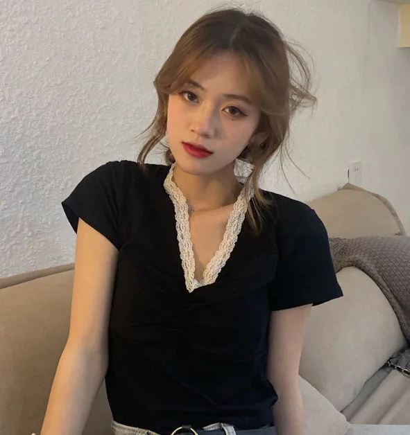 

2021 Hot Sale Short Sleeve Lace V-neck Solid color Simple Slim Fit Short T-shirt Plus Size Women's T-shirt