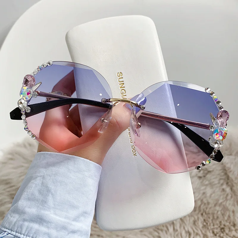 

Lunette De Soleil Luxury Rhinestone Sun Glasses Female Shades Cutting Lens Gradient Rimless Sunglasses