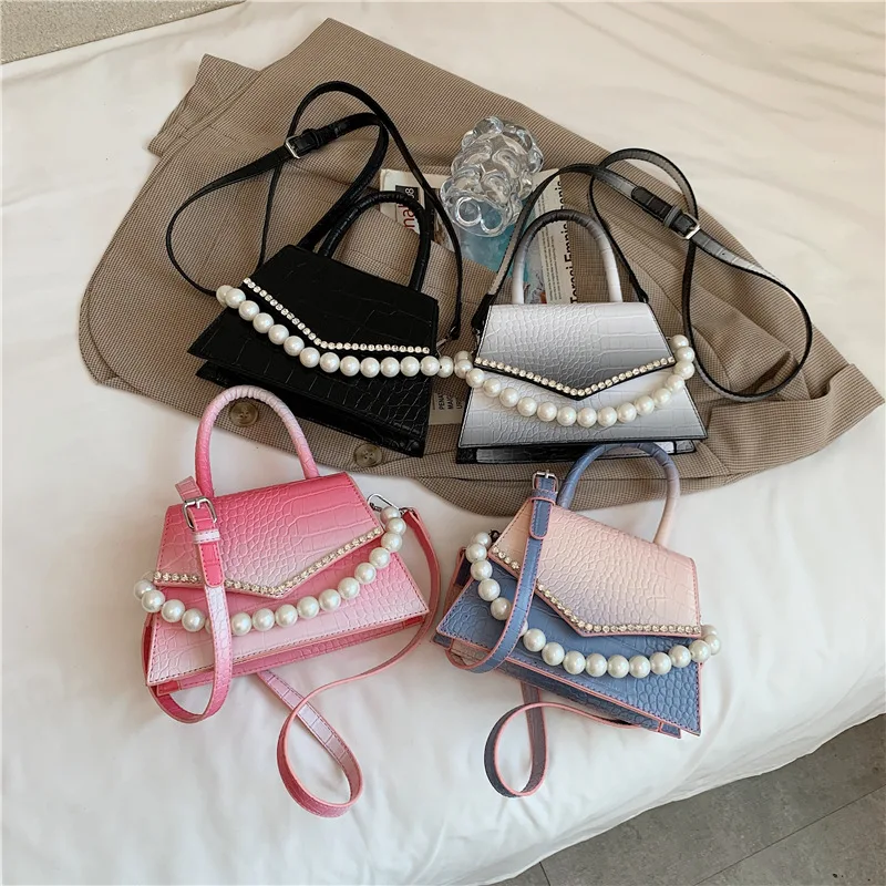 

2021 latest fashion Gradient jelly purses for girls shoulder bag handbag luxury brand pearl purse chain, Black