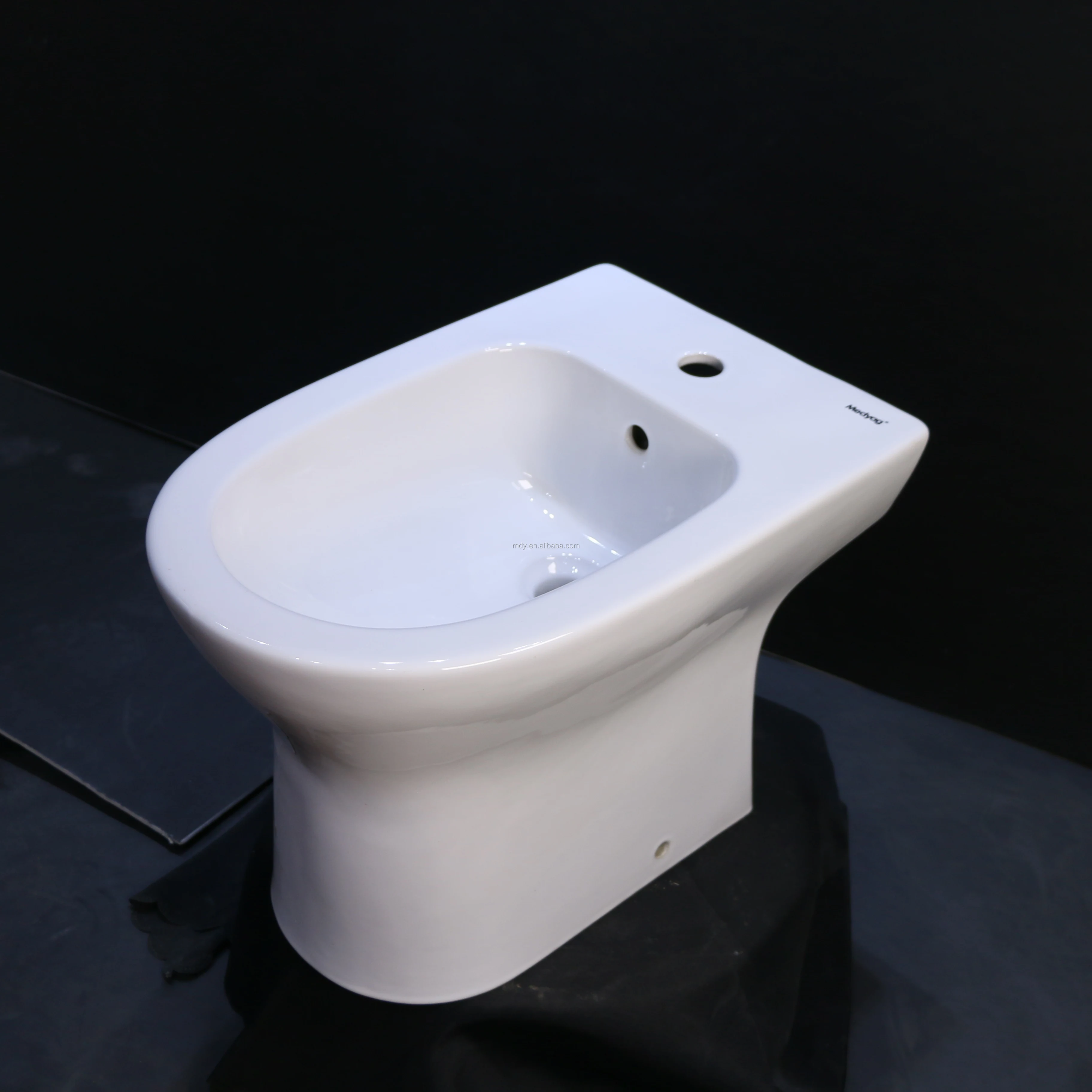 卫生洁具陶瓷坐浴盆