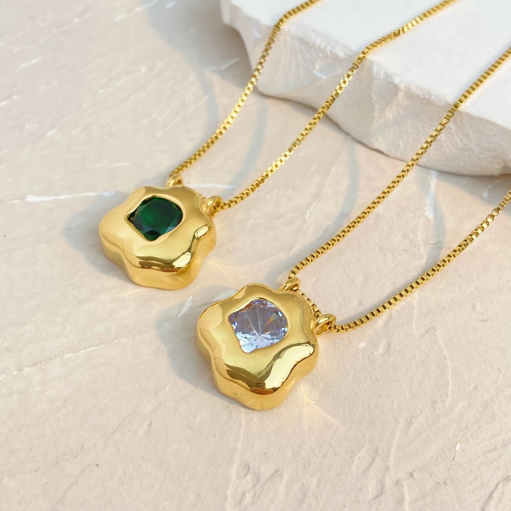 

Vintage green zircon pendant necklace jewelry flower-shaped stainless steel gold-plated necklace does not fade