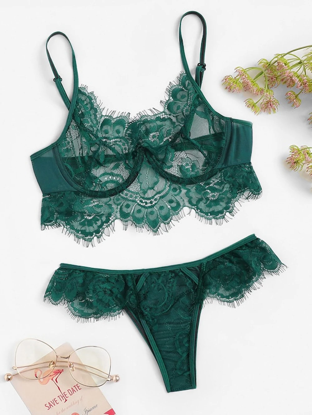时尚女装女士性感内衣蕾丝上衣胸罩丁字裤女士三角丁字裤内衣套装睡衣