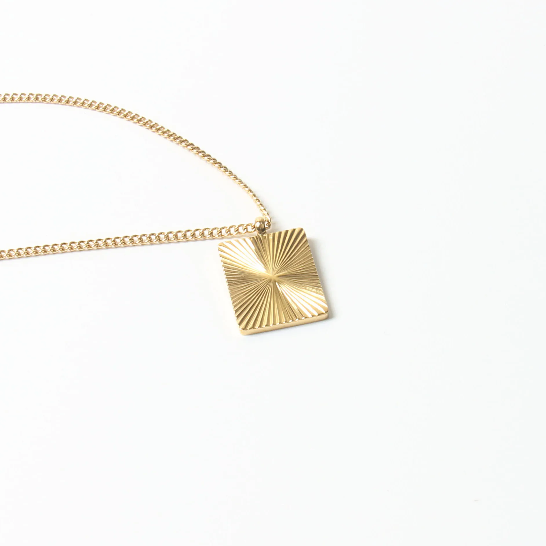

Stainless steel Jewelry plating 18K gold wholesale Square Carving Designer's New Party Necklace