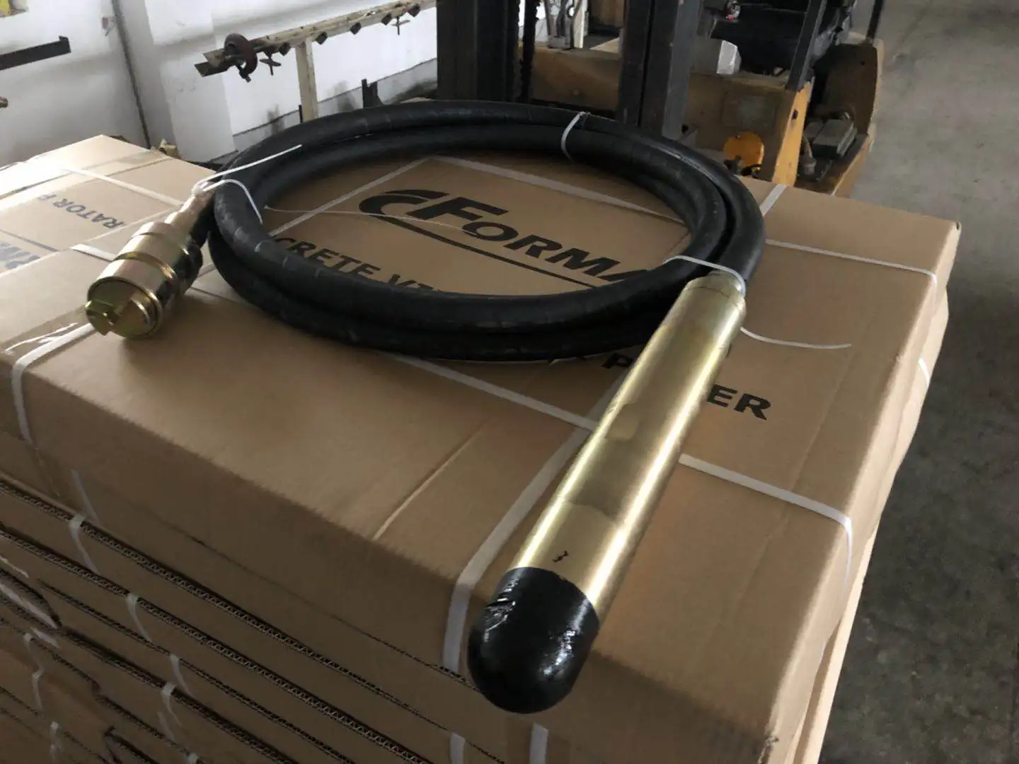 Formac European Eccentric Concrete Vibrator Electric Portable Dingo