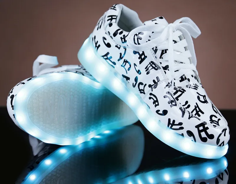 

New fashion couple shoes USB charging LED shoes can be worn by men and women