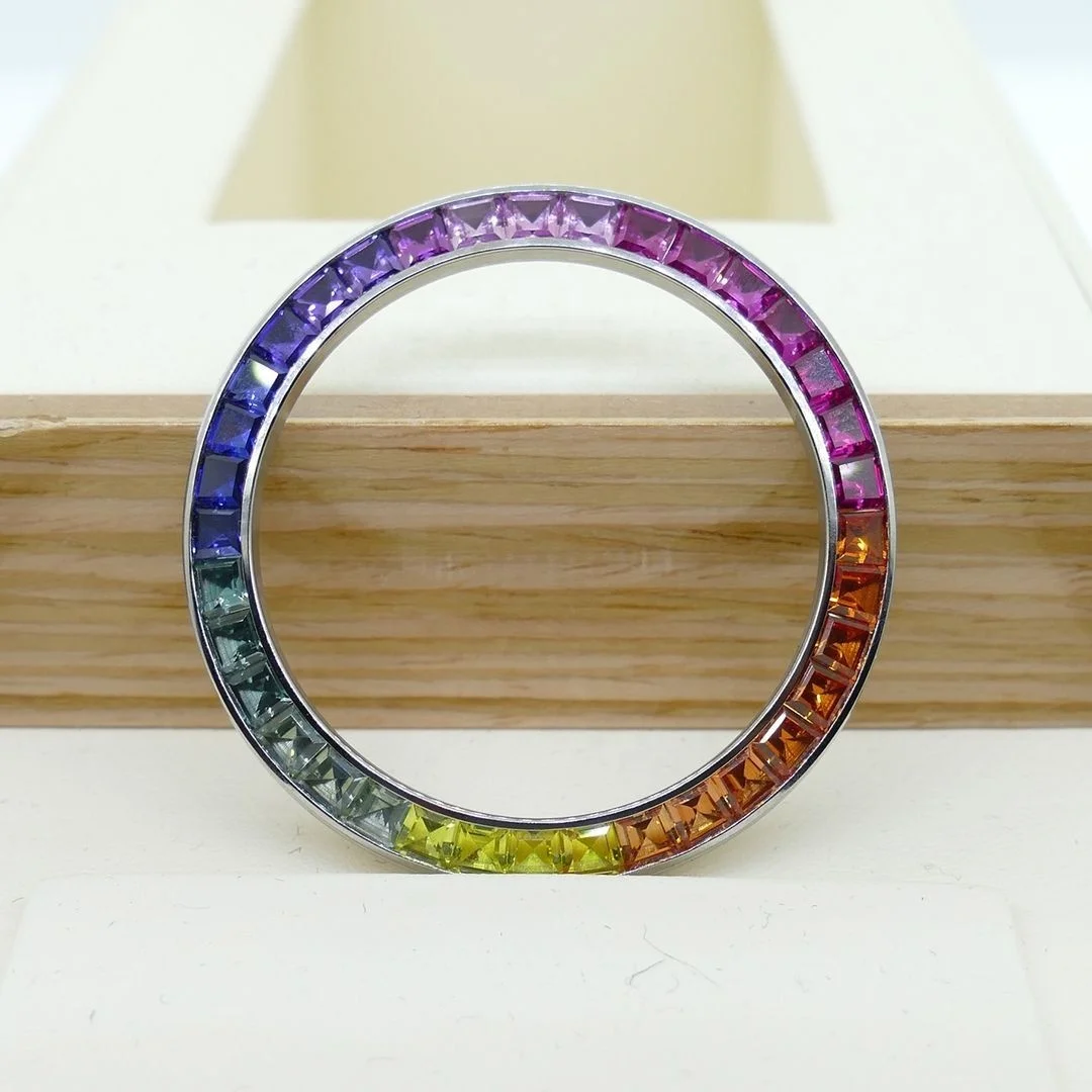 

Customized Watch Parts Daytona Rainbow Bezel Inserts Made Out of Stainless Steel with Rainbow Stone