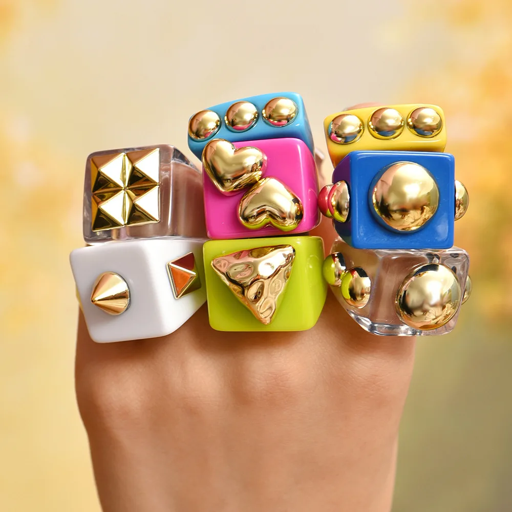 

New Arrival Gold Plated Eco-Friendly Girl Cute Trendy Acrylic Big Heart Resin Ring, Picture shows