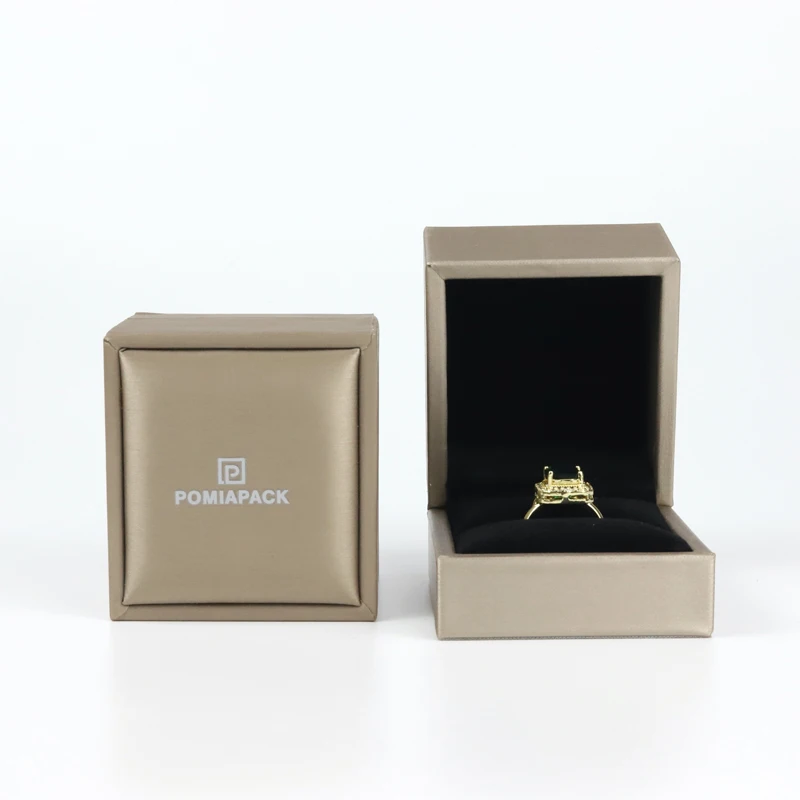 2023 Wholesale logo custom soft touch leather diamond ring gift package gold ring box