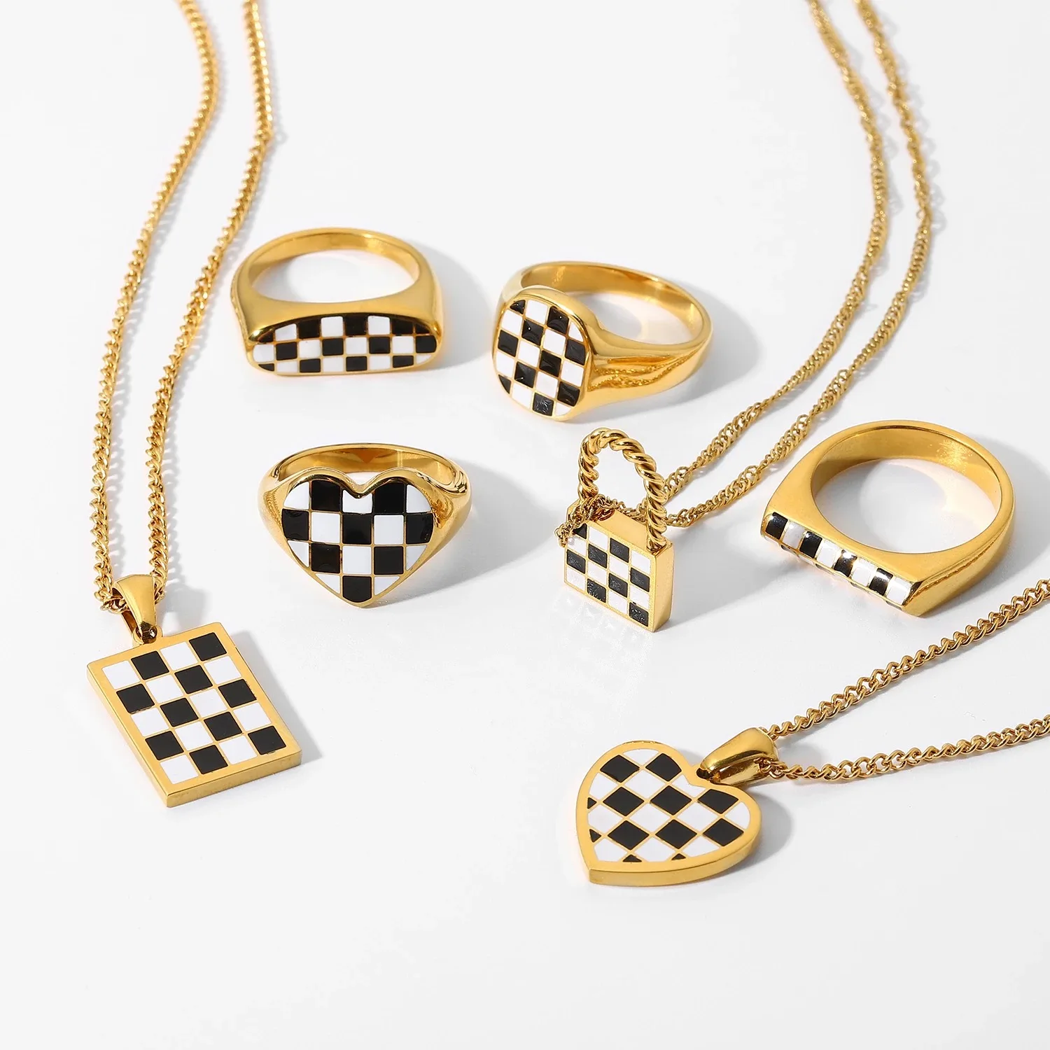 

18k gold plated stainless steel heart Black and white chess plaid check rhombus pendant necklace rings set 2021