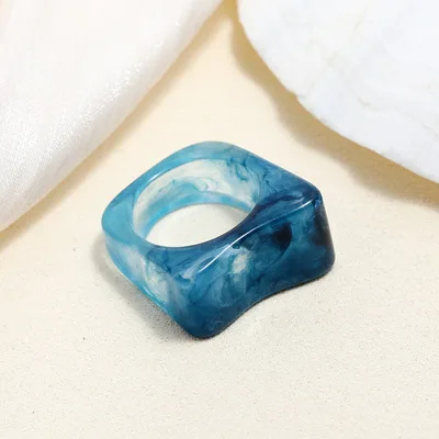 

2021 New Arrivals Best Selling High Quality Minority Designs Retro Cool Personality Irregular Acrylic Resin Rings