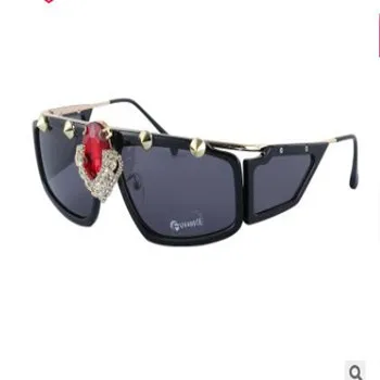 

New fashion sunglasses for women Steak punk Unisex style Big Diamond Goggle sun glasses Men UV400 Gafas De Sol